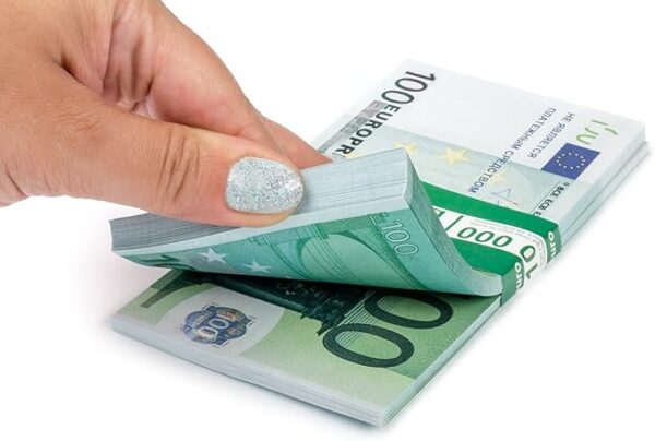 Copy 100 Euro Bills Play Pretend and Birthday Parties Prop Money - Image 4